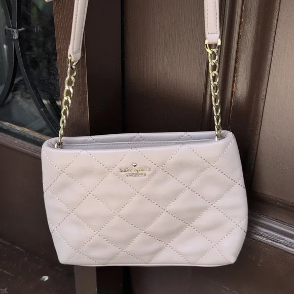 Kate Spade Quilted Leather Gray Crossbody With Gold Hardware. EUC - Picture 4 of 11